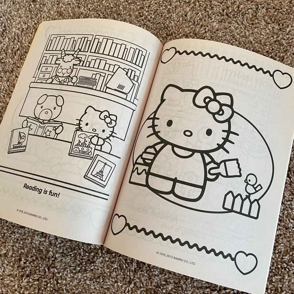 Hello Kitty Coloring Book - Picture 4 of 8
